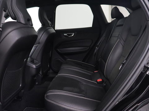 Volvo XC60 2.0 T5 R Design | Panoramadak | Trekhaak | Adaptive cruise | Leder/Alcantara | Camera | Head-Up | Stoelverwarming | Carplay | Navigatie | Full LED | Harman/Kardon