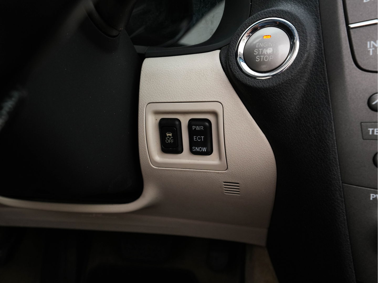 Lexus IS Cabriolet 250C Luxury AUT. * LUXURY-LEATHER | NAVI-FULLMAP | KEYLESS | PDC | SHIFT-PADDLES | CRUISE | ECC | HEATED-SEATS | CAMERA | AIRSCARF | 18''ALU *