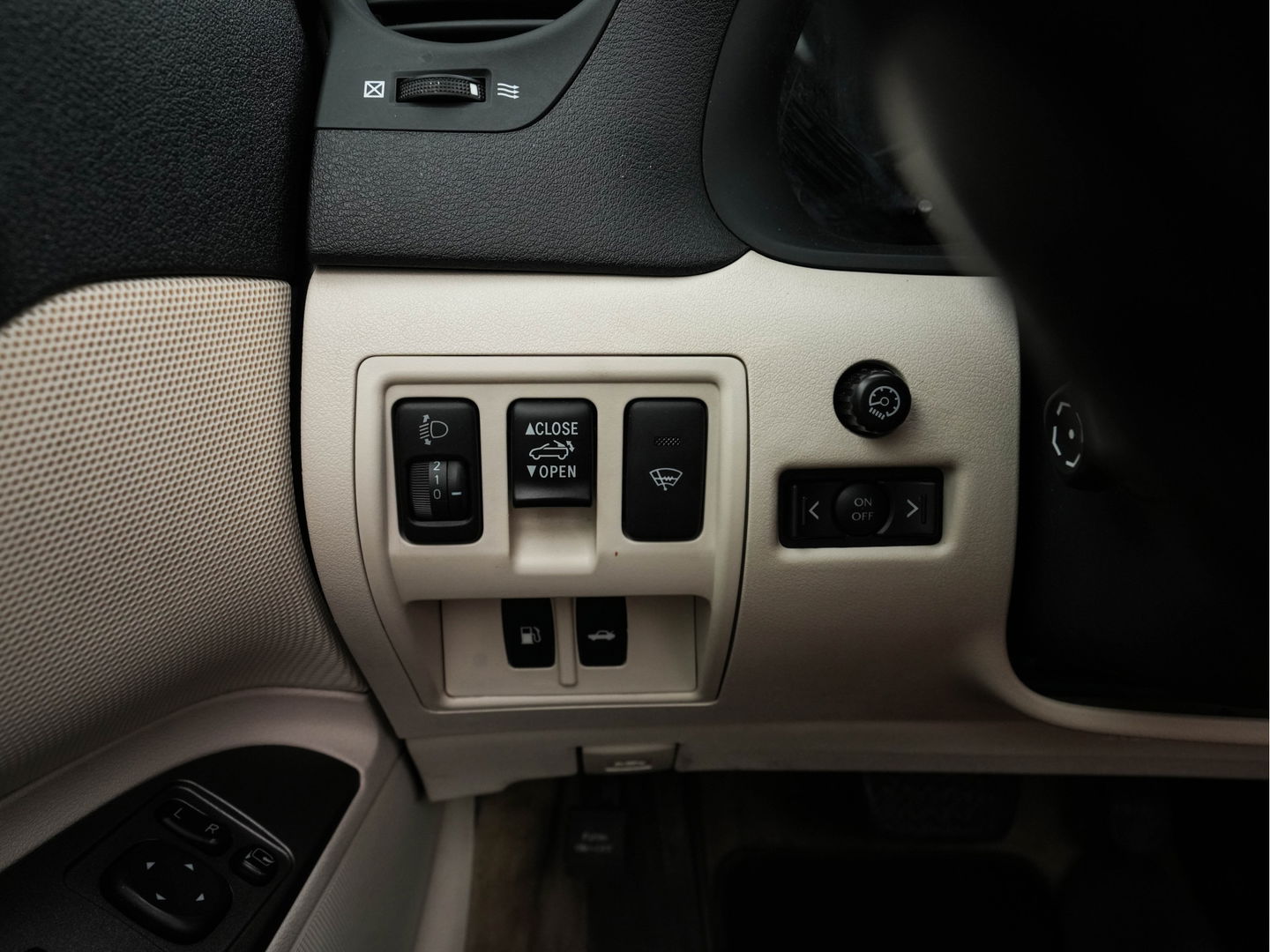 Lexus IS Cabriolet 250C Luxury AUT. * LUXURY-LEATHER | NAVI-FULLMAP | KEYLESS | PDC | SHIFT-PADDLES | CRUISE | ECC | HEATED-SEATS | CAMERA | AIRSCARF | 18''ALU *