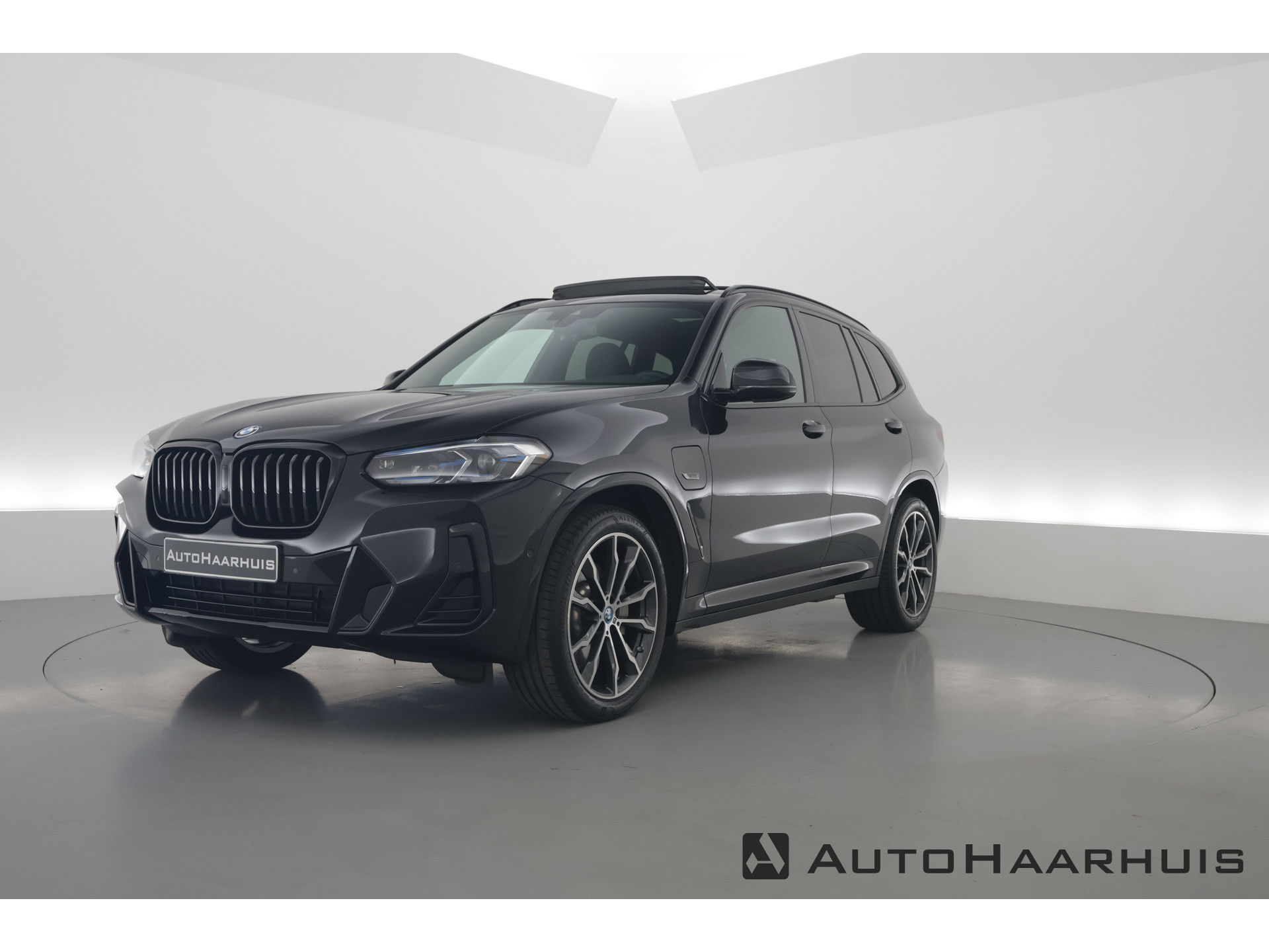 BMW X3 xDrive30e M Sport | Pano | HUD | Camera | 20'' | Leder | Keyless | Apple CarPlay