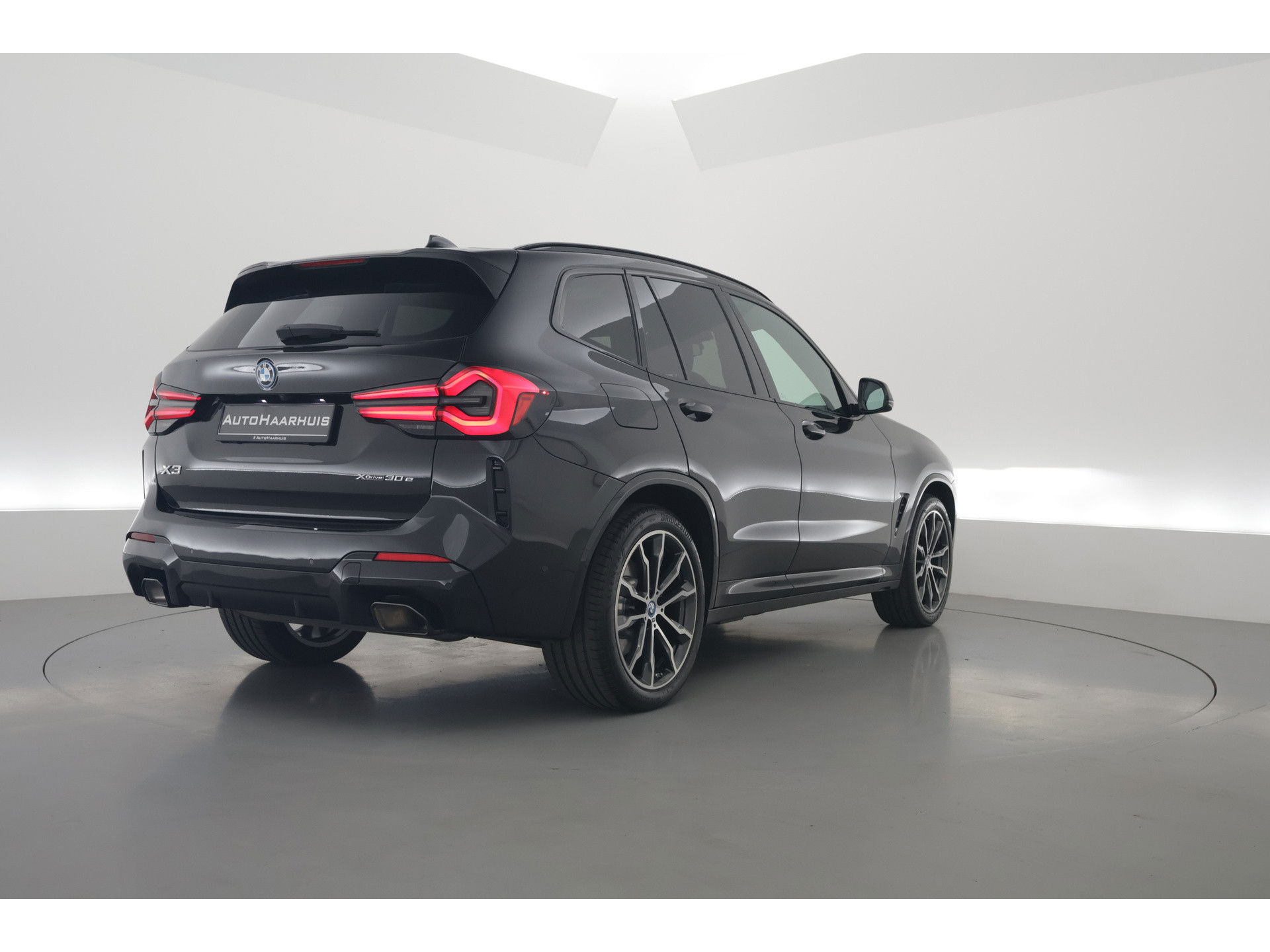 BMW X3 xDrive30e M Sport | Pano | HUD | Camera | 20'' | Leder | Keyless | Apple CarPlay