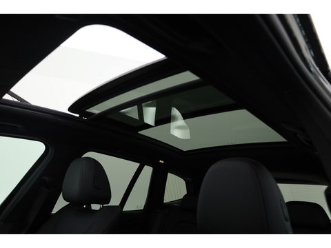 BMW X3 xDrive30e M Sport | Pano | HUD | Camera | 20'' | Leder | Keyless | Apple CarPlay