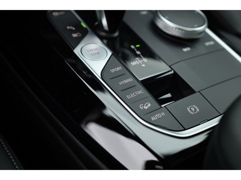 BMW X3 xDrive30e M Sport | Pano | HUD | Camera | 20'' | Leder | Keyless | Apple CarPlay
