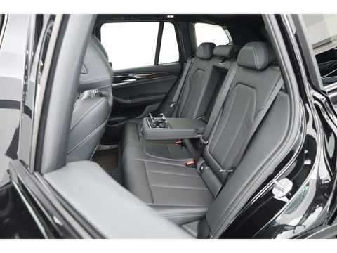 BMW X3 xDrive30e M Sport | Pano | HUD | Camera | 20'' | Leder | Keyless | Apple CarPlay
