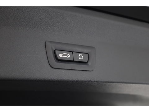 BMW X3 xDrive30e M Sport | Pano | HUD | Camera | 20'' | Leder | Keyless | Apple CarPlay