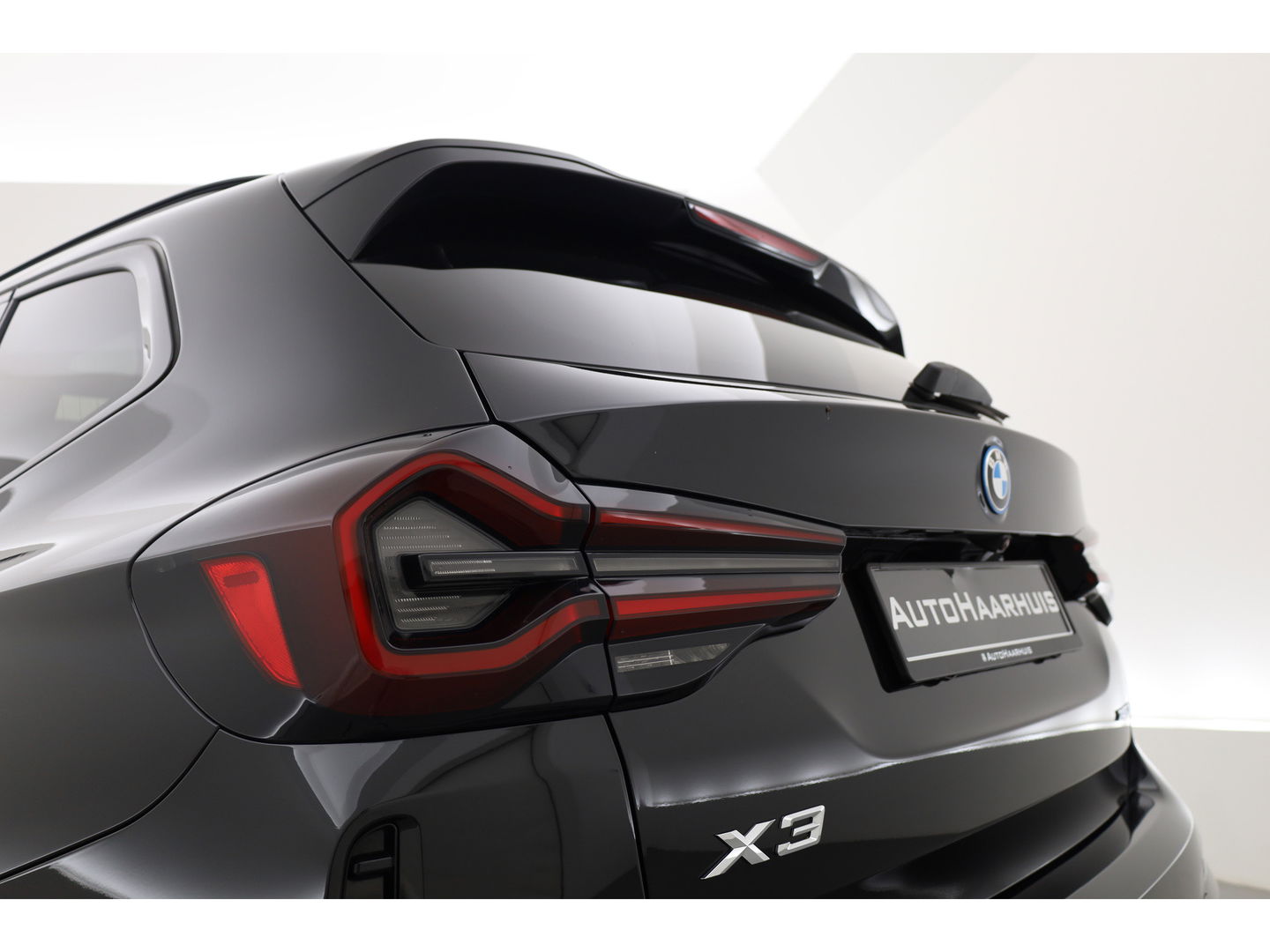 BMW X3 xDrive30e M Sport | Pano | HUD | Camera | 20'' | Leder | Keyless | Apple CarPlay