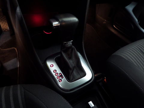 Volkswagen Polo 1.4-16V Highline DSG "Origineel NL!" Automaat! Bluetooth 17"Velgen Cruise-control, van 2e eigenaar in nieuwstaat!
