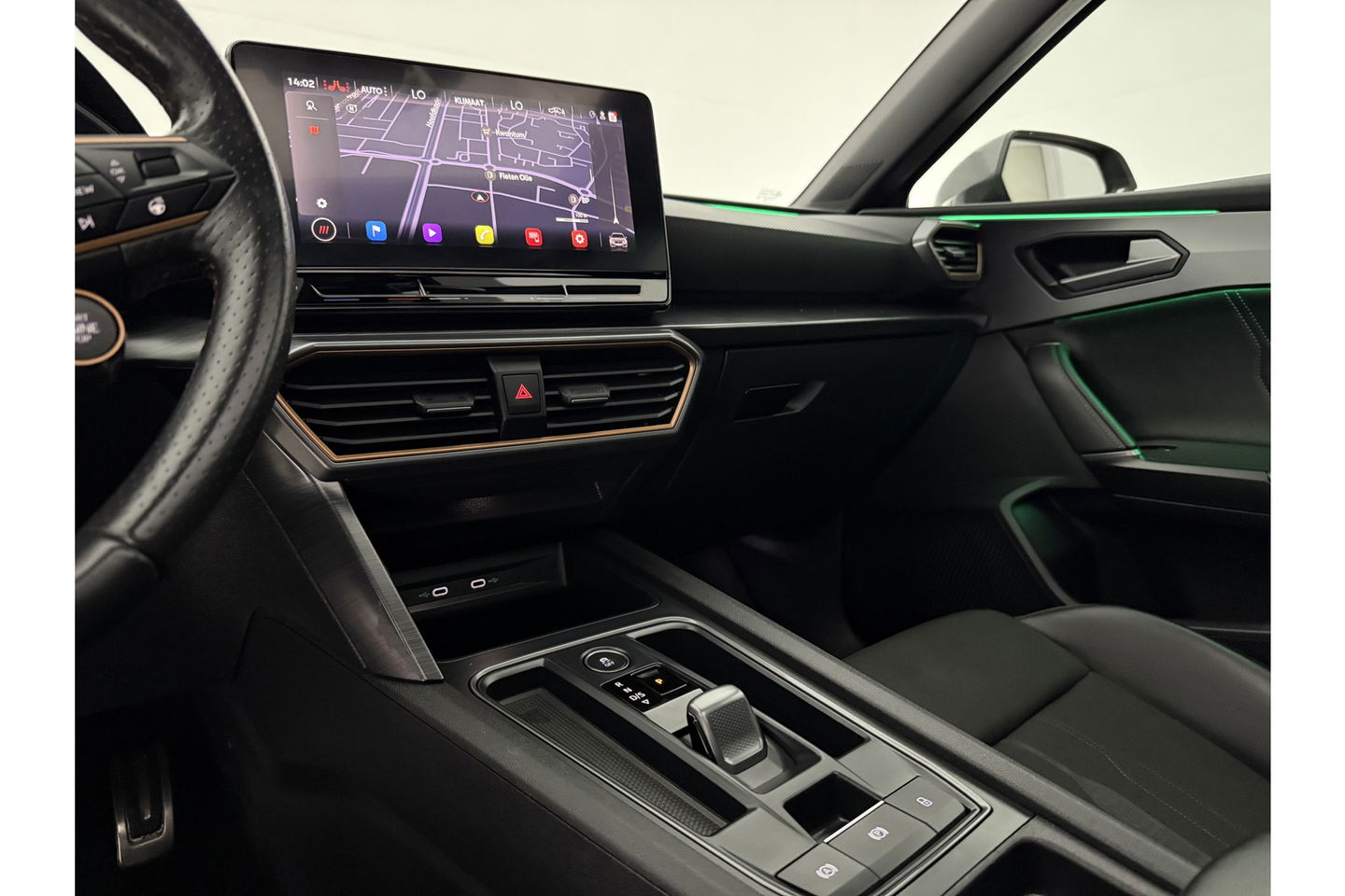 CUPRA Leon Sportstourer 1.4 e-Hybrid VZ Performance | 245PK | Panoramadak | Virtual Cockpit | Memory Seats | Sfeer | LED | Clima | Cruise | Navi | PDC | 19''LMV