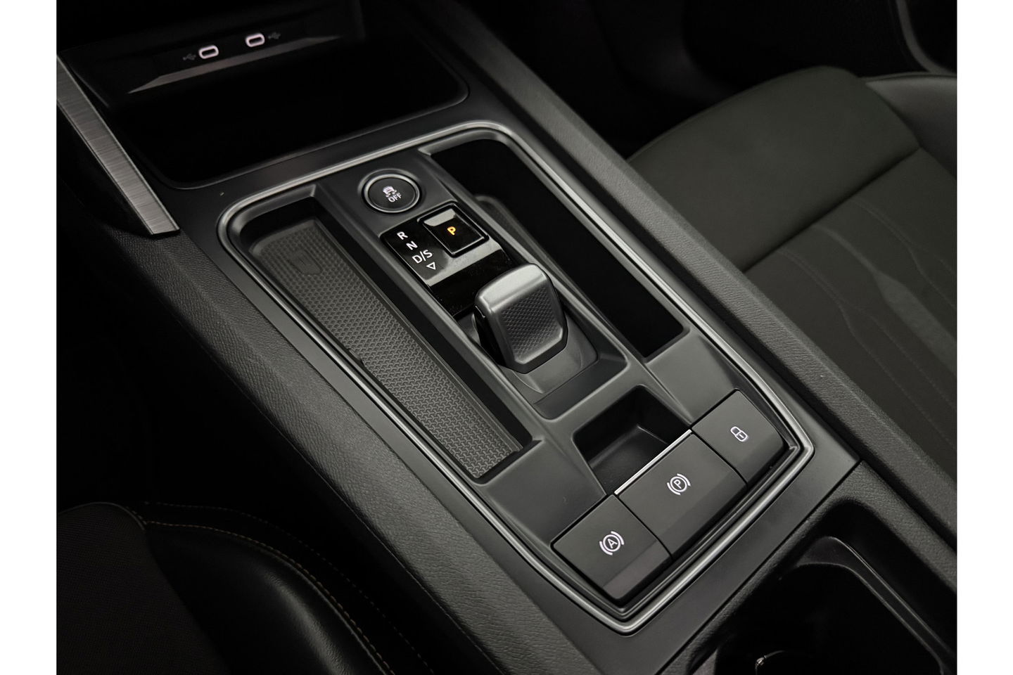 CUPRA Leon Sportstourer 1.4 e-Hybrid VZ Performance | 245PK | Panoramadak | Virtual Cockpit | Memory Seats | Sfeer | LED | Clima | Cruise | Navi | PDC | 19''LMV