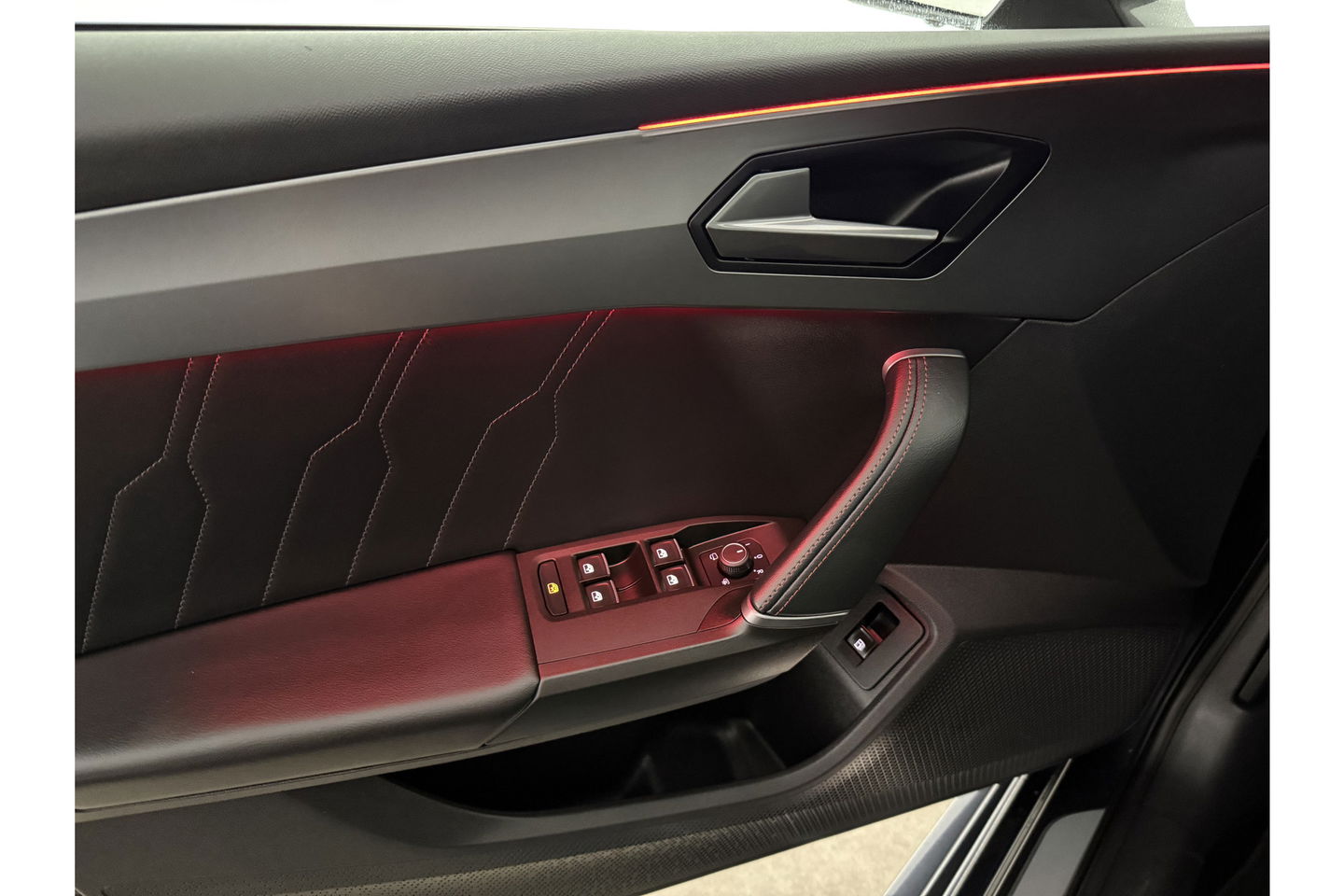 CUPRA Leon Sportstourer 1.4 e-Hybrid VZ Performance | 245PK | Panoramadak | Virtual Cockpit | Memory Seats | Sfeer | LED | Clima | Cruise | Navi | PDC | 19''LMV