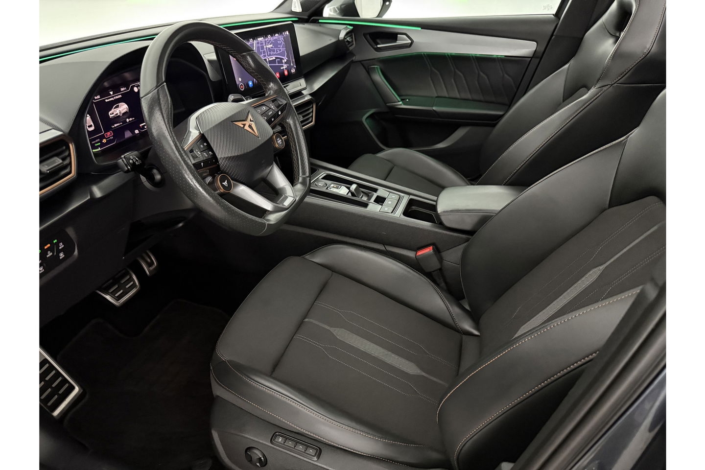 CUPRA Leon Sportstourer 1.4 e-Hybrid VZ Performance | 245PK | Panoramadak | Virtual Cockpit | Memory Seats | Sfeer | LED | Clima | Cruise | Navi | PDC | 19''LMV