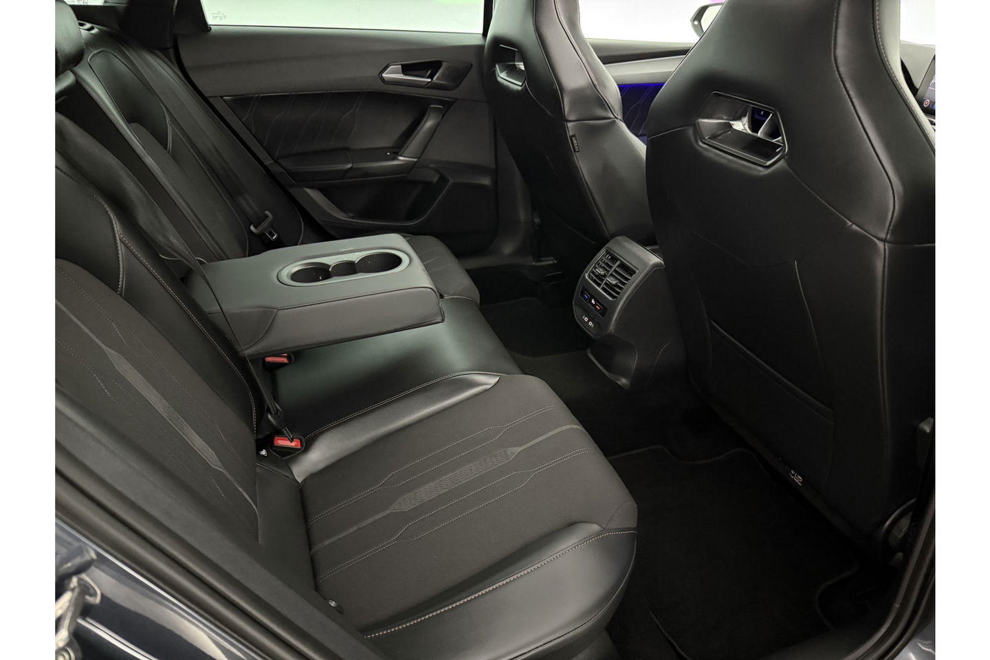 CUPRA Leon Sportstourer 1.4 e-Hybrid VZ Performance | 245PK | Panoramadak | Virtual Cockpit | Memory Seats | Sfeer | LED | Clima | Cruise | Navi | PDC | 19''LMV