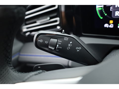 Volkswagen Tiguan 1.5 eHybrid R-Line Black Style 272pk | Pano | Massage | Adapt. Cruise | Elek. Trekhaak | IQ. Light | Camera | Keyless