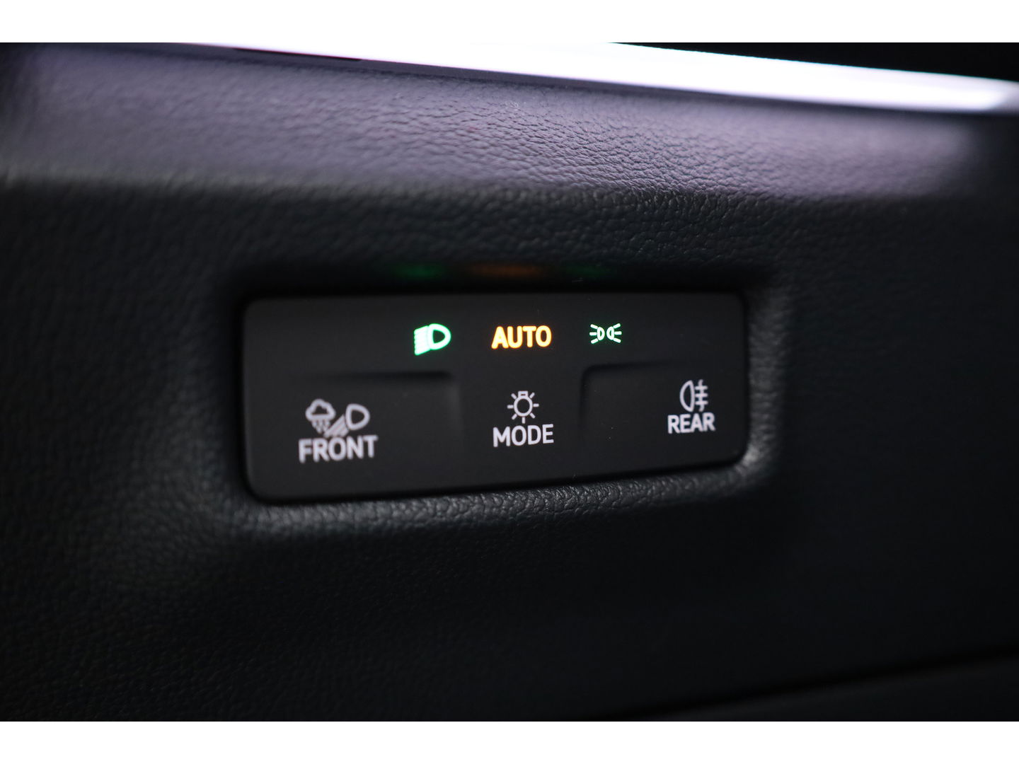 Volkswagen Tiguan 1.5 eHybrid R-Line Black Style 272pk | Pano | Massage | Adapt. Cruise | Elek. Trekhaak | IQ. Light | Camera | Keyless