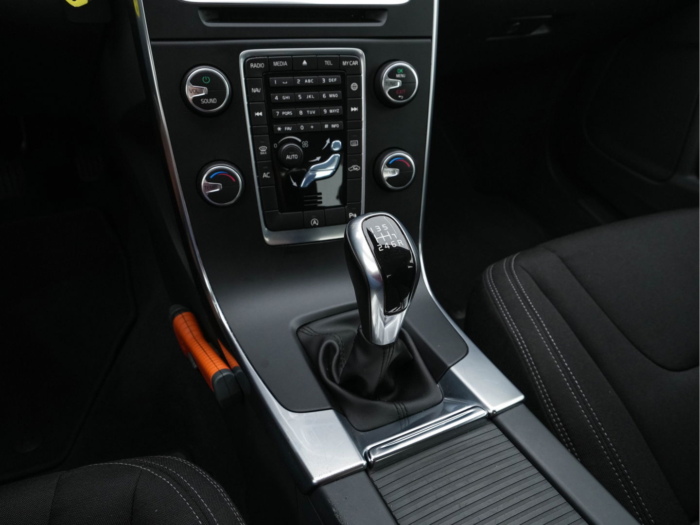 Volvo S60 2.0 D4 Kinetic Business-Pack-Connect *NAVI-FULLMAP | COMFORT-SEATS | ECC | PDC | CRUISE | TOWBAR | 16''ALU *