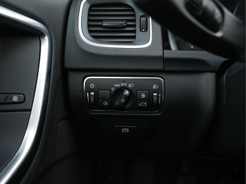 Volvo S60 2.0 D4 Kinetic Business-Pack-Connect *NAVI-FULLMAP | COMFORT-SEATS | ECC | PDC | CRUISE | TOWBAR | 16''ALU *