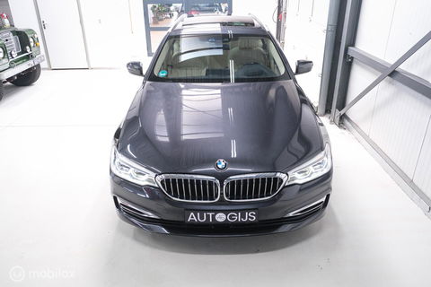 BMW 5 Serie Touring 540i xDrive High Executive 340 pk | Harman Kardon | Panorama | Memory | Stoelkoeling | Adaptive | Luchtvering | LED | NA