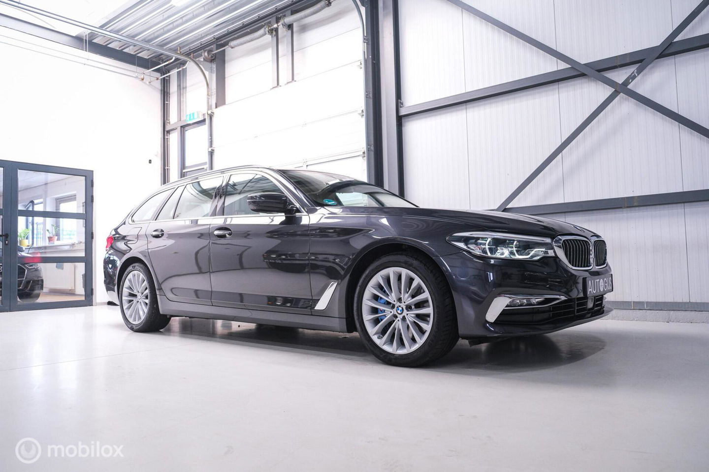 BMW 5 Serie Touring 540i xDrive High Executive 340 pk | Harman Kardon | Panorama | Memory | Stoelkoeling | Adaptive | Luchtvering | LED | NA