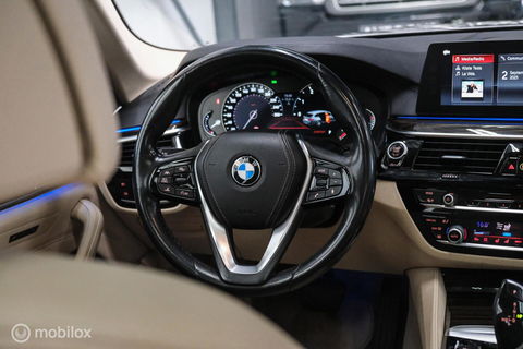BMW 5 Serie Touring 540i xDrive High Executive 340 pk | Harman Kardon | Panorama | Memory | Stoelkoeling | Adaptive | Luchtvering | LED | NA