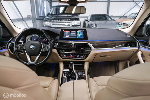 BMW 5 Serie Touring 540i xDrive High Executive 340 pk | Harman Kardon | Panorama | Memory | Stoelkoeling | Adaptive | Luchtvering | LED | NA