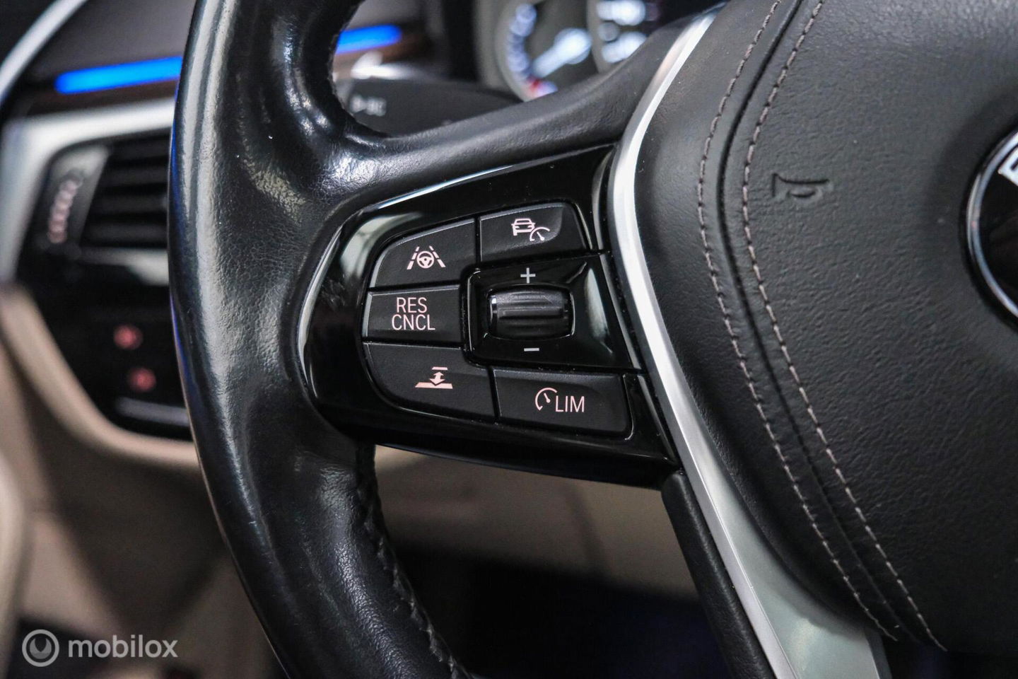 BMW 5 Serie Touring 540i xDrive High Executive 340 pk | Harman Kardon | Panorama | Memory | Stoelkoeling | Adaptive | Luchtvering | LED | NA