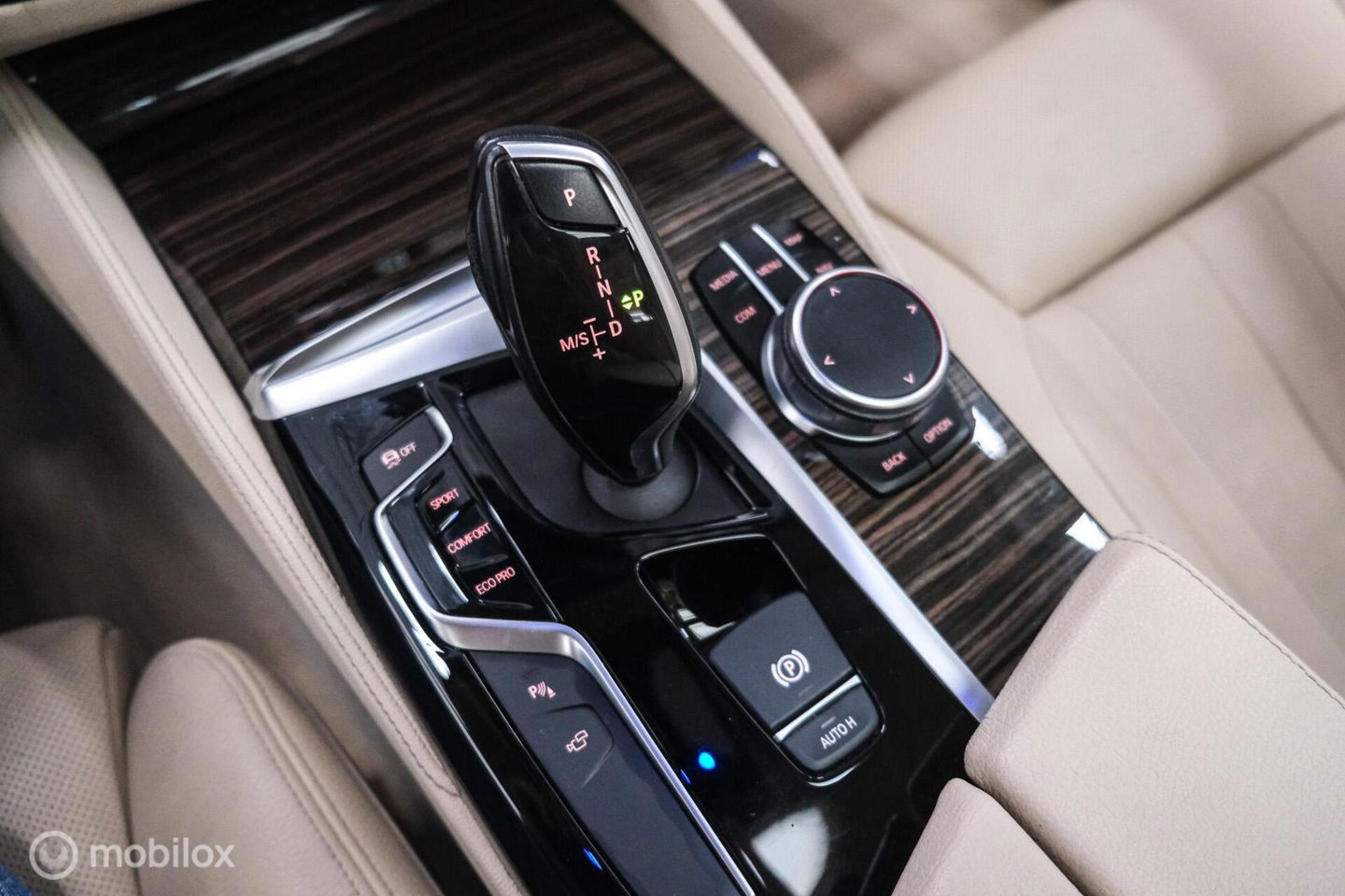 BMW 5 Serie Touring 540i xDrive High Executive 340 pk | Harman Kardon | Panorama | Memory | Stoelkoeling | Adaptive | Luchtvering | LED | NA