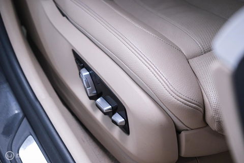 BMW 5 Serie Touring 540i xDrive High Executive 340 pk | Harman Kardon | Panorama | Memory | Stoelkoeling | Adaptive | Luchtvering | LED | NA