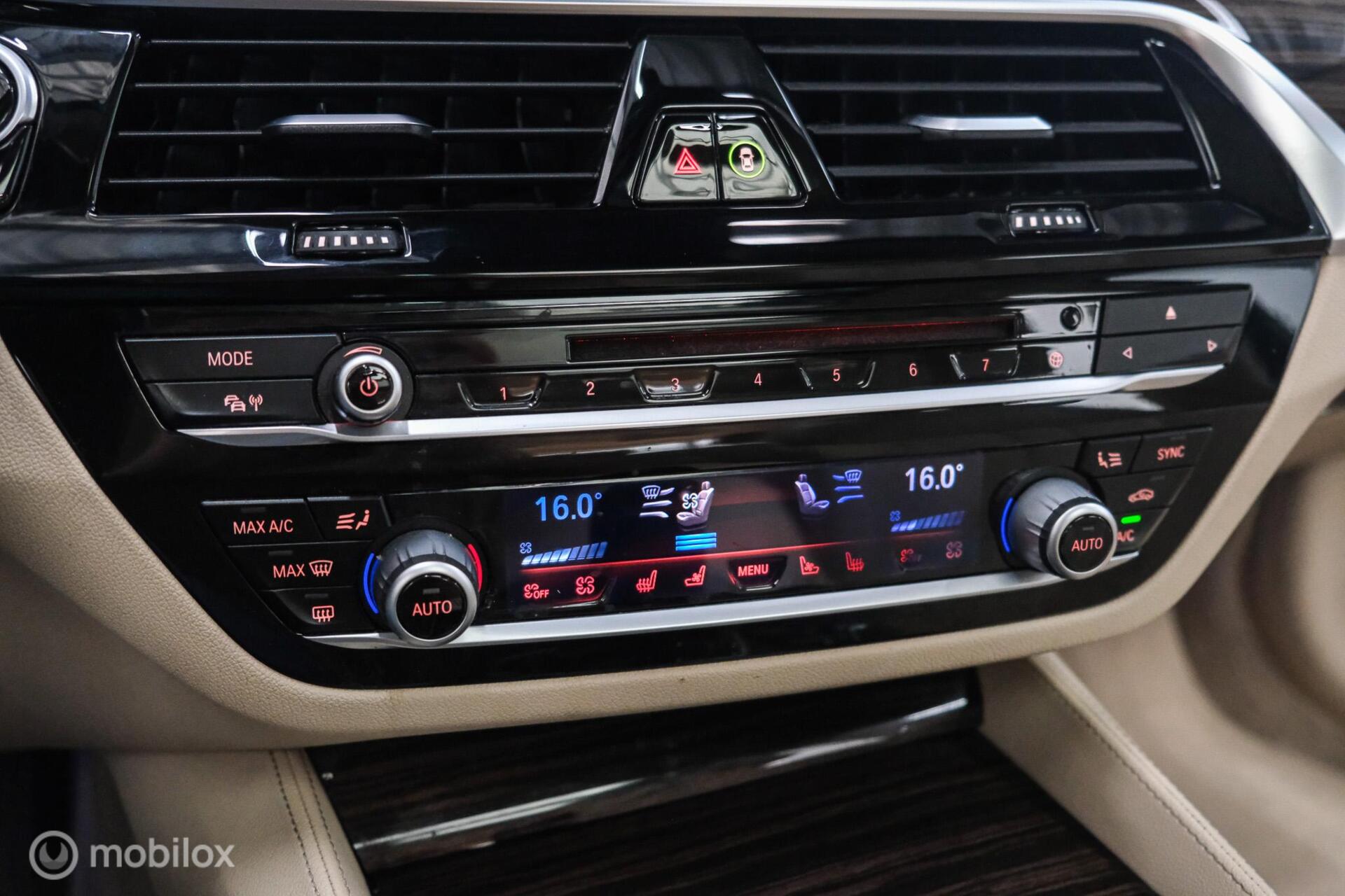 BMW 5 Serie Touring 540i xDrive High Executive 340 pk | Harman Kardon | Panorama | Memory | Stoelkoeling | Adaptive | Luchtvering | LED | NA