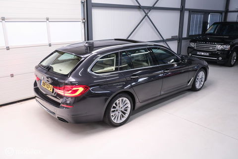 BMW 5 Serie Touring 540i xDrive High Executive 340 pk | Harman Kardon | Panorama | Memory | Stoelkoeling | Adaptive | Luchtvering | LED | NA