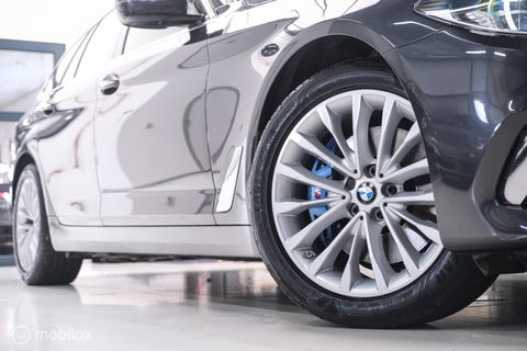 BMW 5 Serie Touring 540i xDrive High Executive 340 pk | Harman Kardon | Panorama | Memory | Stoelkoeling | Adaptive | Luchtvering | LED | NA