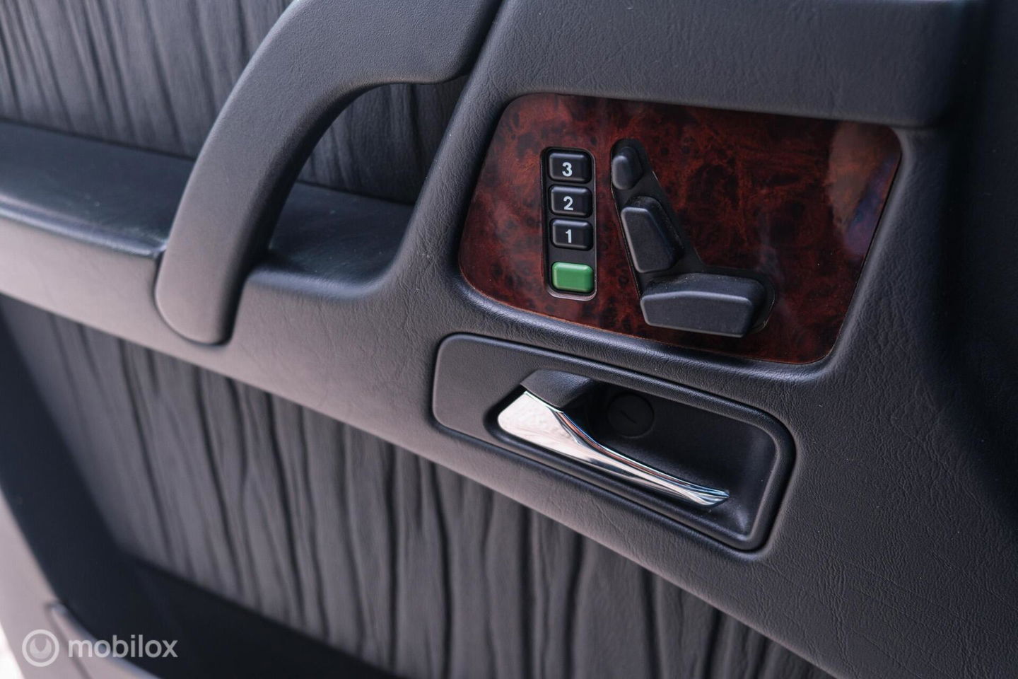 Mercedes-Benz G-Klasse 500 St.Wagon | CarPlay | Camera | Youngtimer | Trekhaak | Alcantara hemel | Rijklaar |
