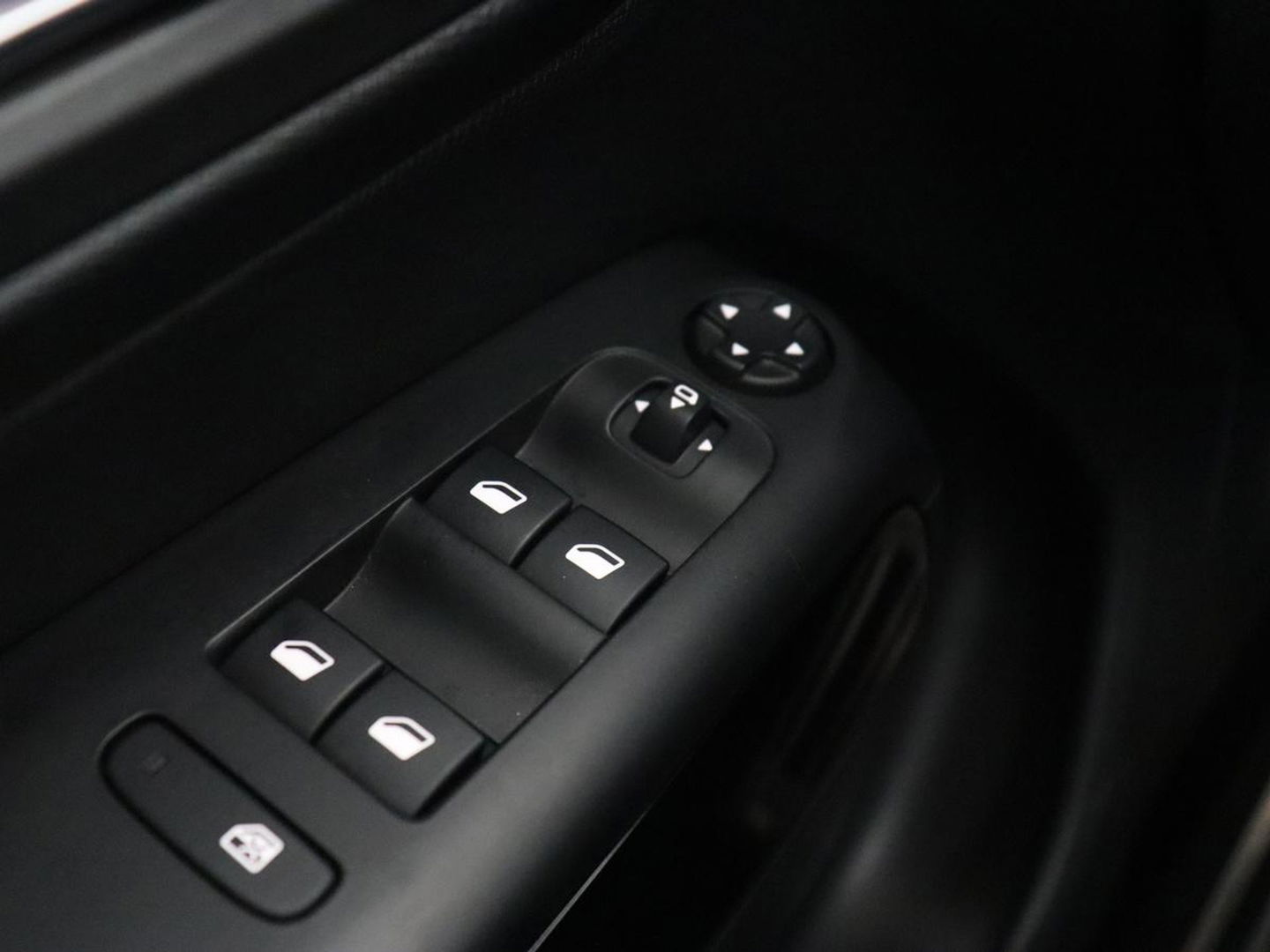 Citroën C5 Aircross 1.6 Plug-in Hybrid 225 Feel | Adaptive cruise | Leder/Alcantara | Camera | Carplay | Navigatie | Dodehoek detectie | Full LED | Keyless | PHEV