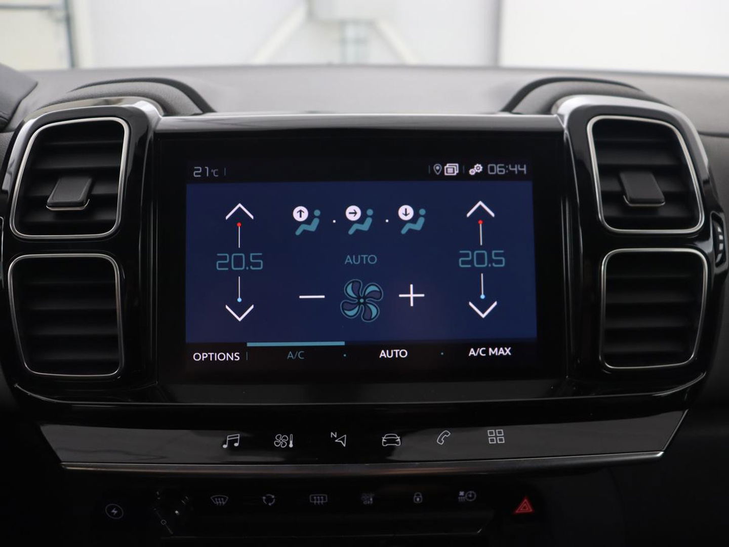 Citroën C5 Aircross 1.6 Plug-in Hybrid 225 Feel | Adaptive cruise | Leder/Alcantara | Camera | Carplay | Navigatie | Dodehoek detectie | Full LED | Keyless | PHEV