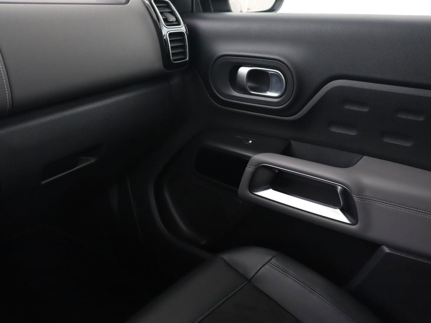 Citroën C5 Aircross 1.6 Plug-in Hybrid 225 Feel | Adaptive cruise | Leder/Alcantara | Camera | Carplay | Navigatie | Dodehoek detectie | Full LED | Keyless | PHEV