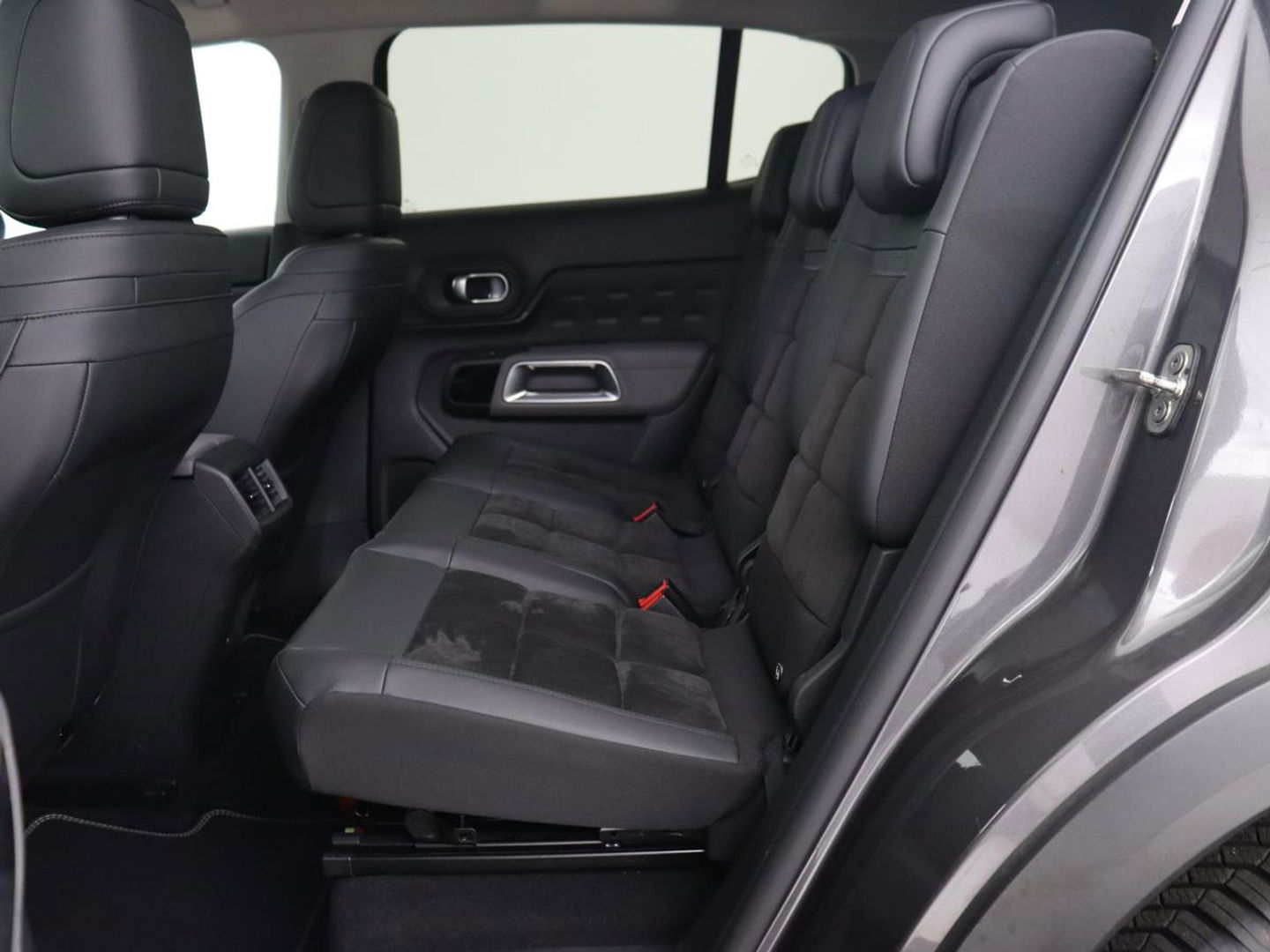 Citroën C5 Aircross 1.6 Plug-in Hybrid 225 Feel | Adaptive cruise | Leder/Alcantara | Camera | Carplay | Navigatie | Dodehoek detectie | Full LED | Keyless | PHEV
