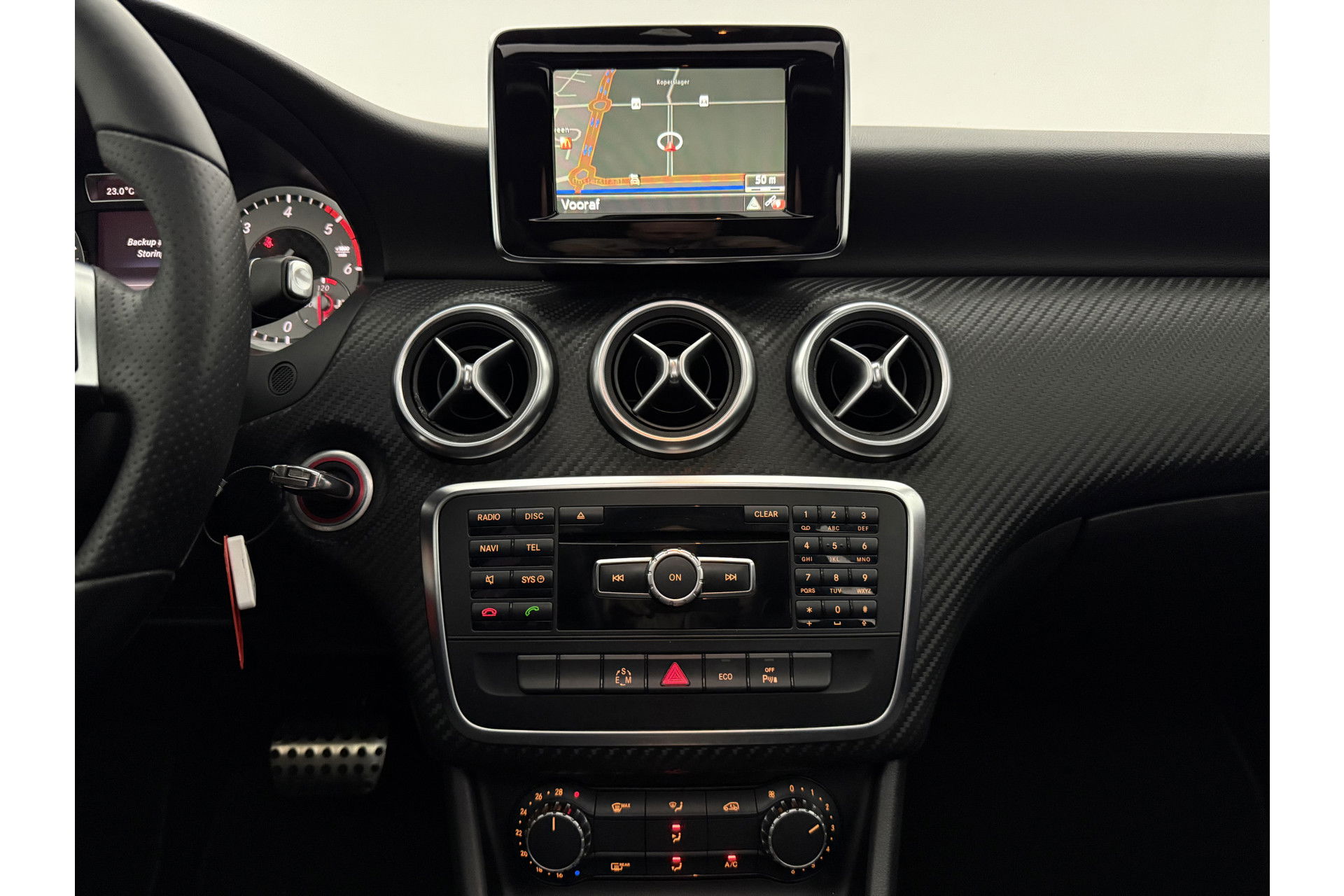 Mercedes-Benz A-Klasse 180 CDI Panoramadak | LED | Spoiler | Airco | Navi | PDC | 18"LMV
