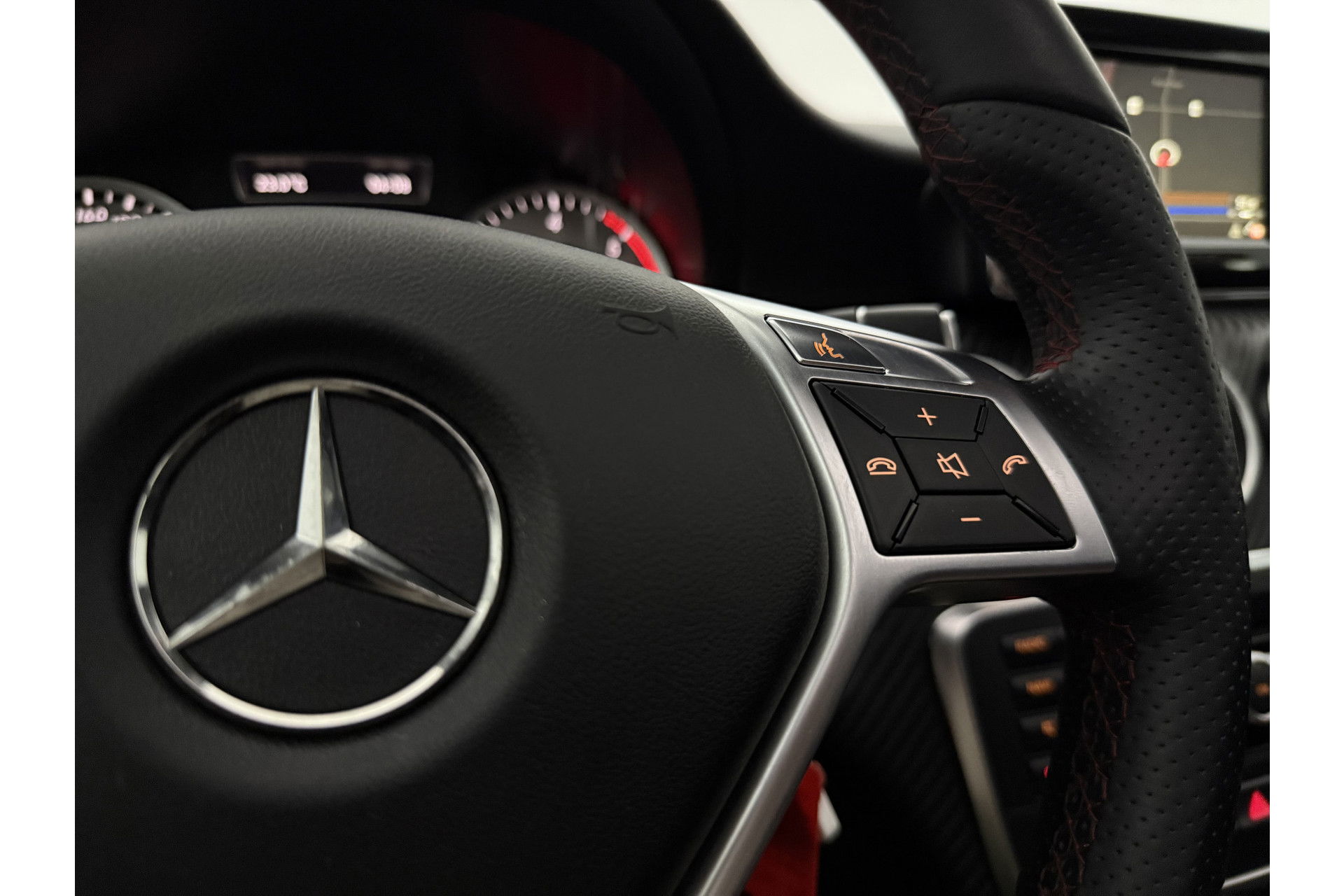 Mercedes-Benz A-Klasse 180 CDI Panoramadak | LED | Spoiler | Airco | Navi | PDC | 18"LMV