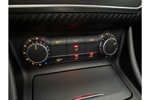 Mercedes-Benz A-Klasse 180 CDI Panoramadak | LED | Spoiler | Airco | Navi | PDC | 18"LMV