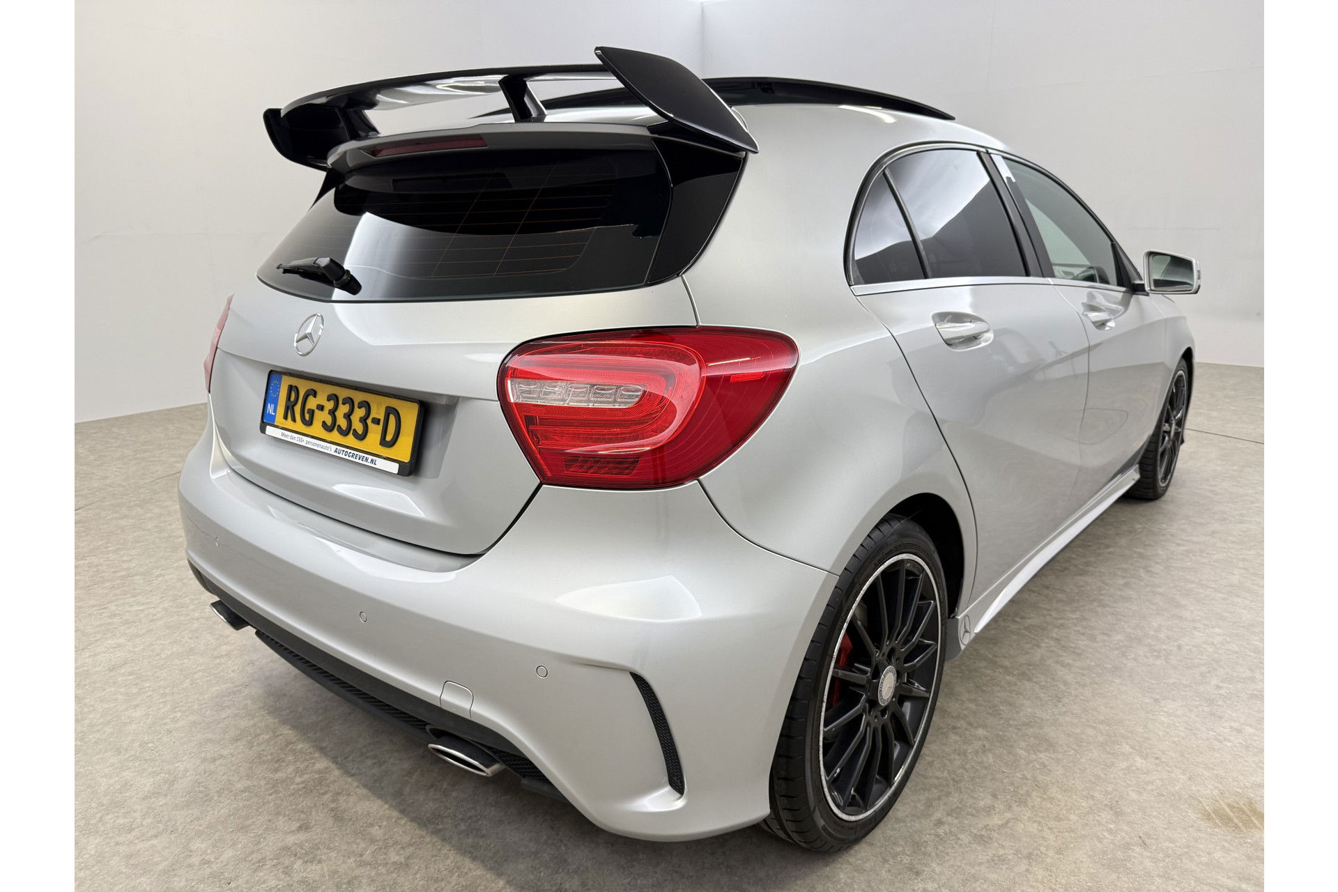 Mercedes-Benz A-Klasse 180 CDI Panoramadak | LED | Spoiler | Airco | Navi | PDC | 18"LMV
