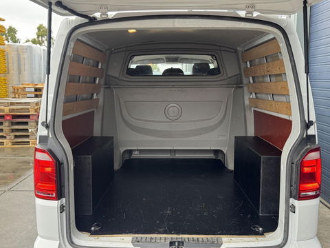 Volkswagen Transporter 2.0 TDI L2H1 Trendline DUBBEL CABINE / AIRCO / LEER / VERLAAGD / SPOILERS