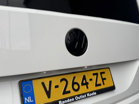Volkswagen Transporter 2.0 TDI L2H1 Trendline DUBBEL CABINE / AIRCO / LEER / VERLAAGD / SPOILERS