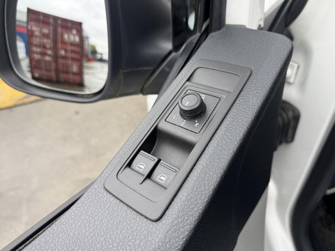Volkswagen Transporter 2.0 TDI L2H1 Trendline DUBBEL CABINE / AIRCO / LEER / VERLAAGD / SPOILERS