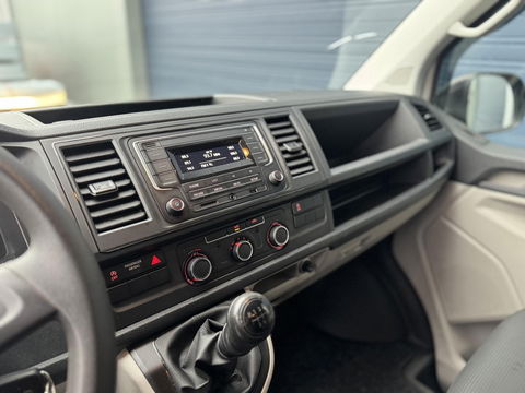 Volkswagen Transporter 2.0 TDI L2H1 Trendline DUBBEL CABINE / AIRCO / LEER / VERLAAGD / SPOILERS