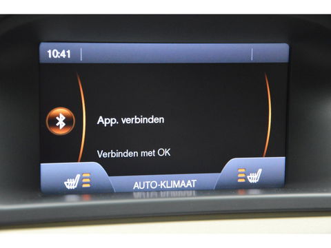 Volvo XC70 D4 | 5 Cilinder |Automaat | Standkachel | Trekhaak 1.600 kg | Dealeronderhouden | Luxe bekleding | Camera