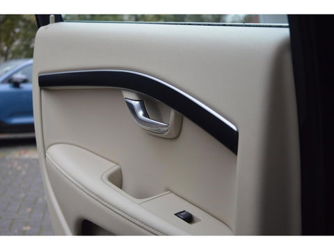 Volvo XC70 D4 | 5 Cilinder |Automaat | Standkachel | Trekhaak 1.600 kg | Dealeronderhouden | Luxe bekleding | Camera