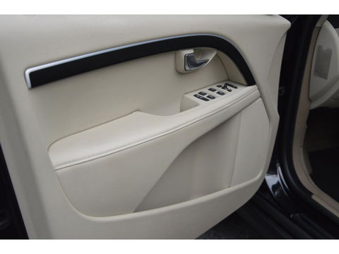 Volvo XC70 D4 | 5 Cilinder |Automaat | Standkachel | Trekhaak 1.600 kg | Dealeronderhouden | Luxe bekleding | Camera