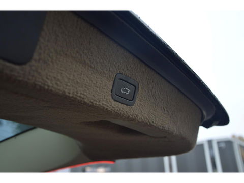 Volvo XC70 D4 | 5 Cilinder |Automaat | Standkachel | Trekhaak 1.600 kg | Dealeronderhouden | Luxe bekleding | Camera