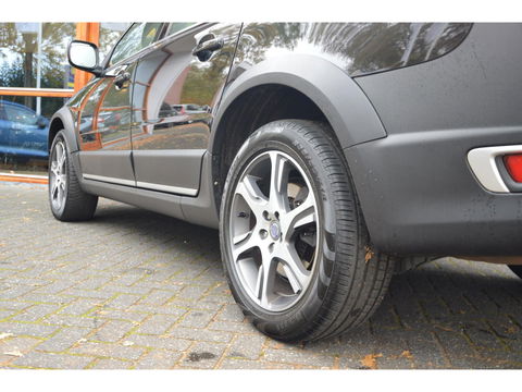 Volvo XC70 D4 | 5 Cilinder |Automaat | Standkachel | Trekhaak 1.600 kg | Dealeronderhouden | Luxe bekleding | Camera