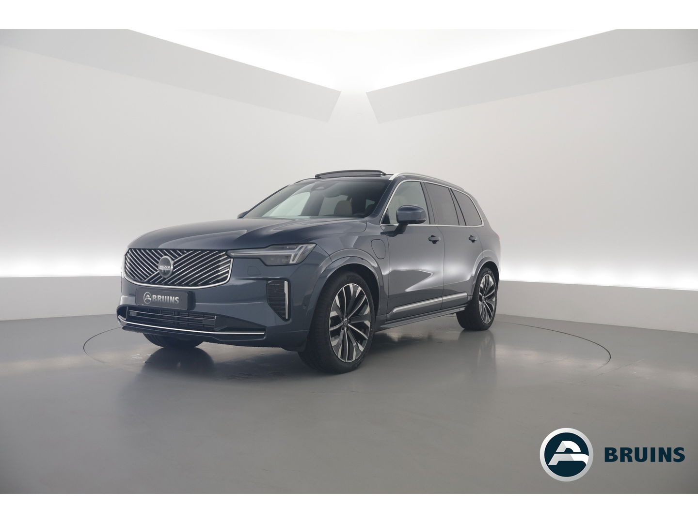 Volvo XC90 2.0 T8 Plug-in hybrid AWD Ultra Bright | Luchtvering | Massage | B&W Audio | Pano-dak | Stoelvent. |  Head-up | 360 camera |