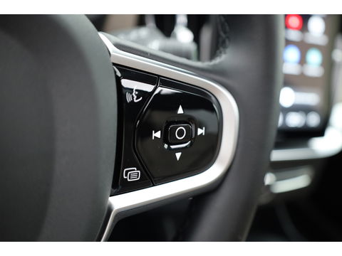 Volvo XC90 2.0 T8 Plug-in hybrid AWD Ultra Bright | Luchtvering | Massage | B&W Audio | Pano-dak | Stoelvent. |  Head-up | 360 camera |